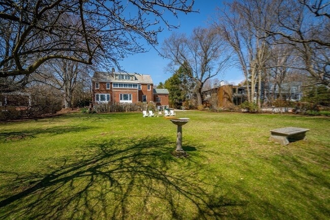 Building Photo - 108 Lake Ave