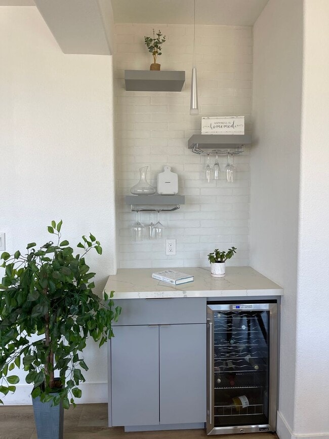 Building Photo - 3800 Venus Ct