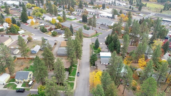 Building Photo - Charming 3 Bedroom 2 Bath House Near EWU!!
