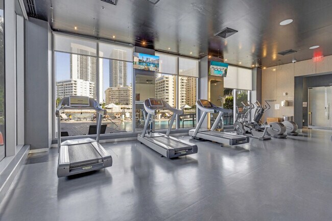 Building Photo - 2602 E Hallandale Beach Blvd