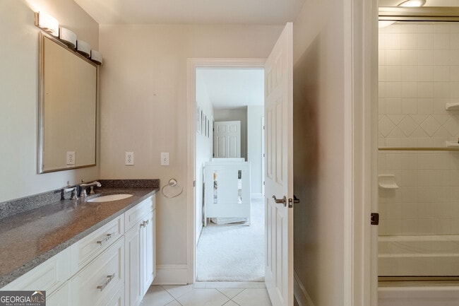 Building Photo - 3850 Glenhurst Dr