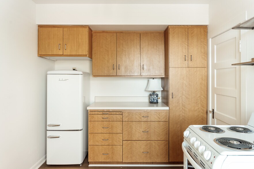 Building Photo - 124 G St