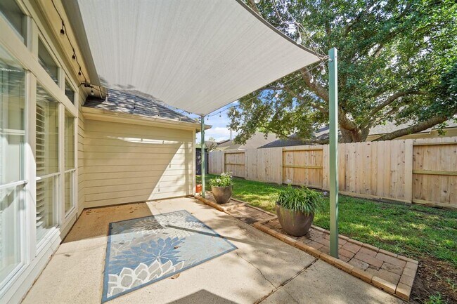 Building Photo - 3718 Paigewood Dr