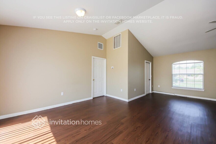 Building Photo - 599 Koala Dr
