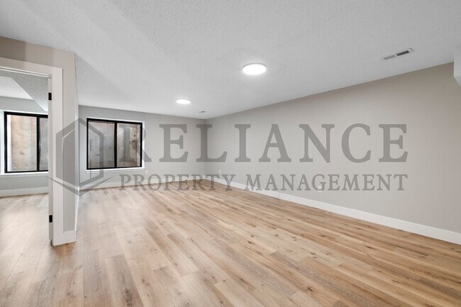 Building Photo - 6906 W O'Neil St
