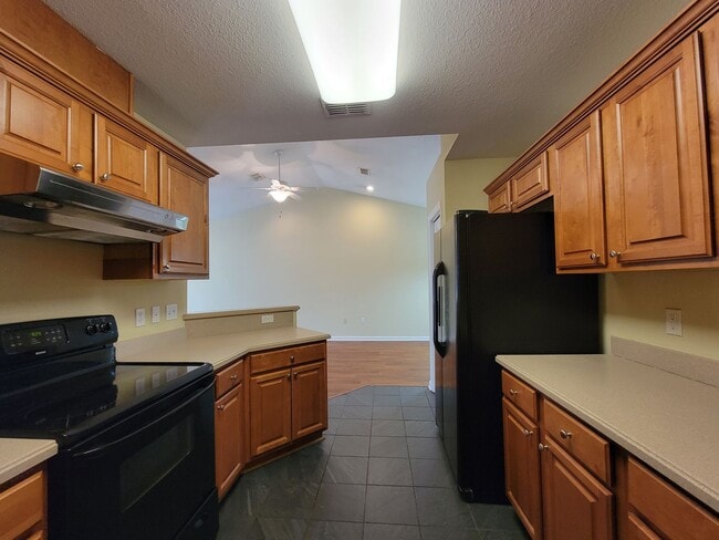Building Photo - Lovely 3 bedroom town home off Apalachee Pkwy for rent August 7, 2026 $1725
