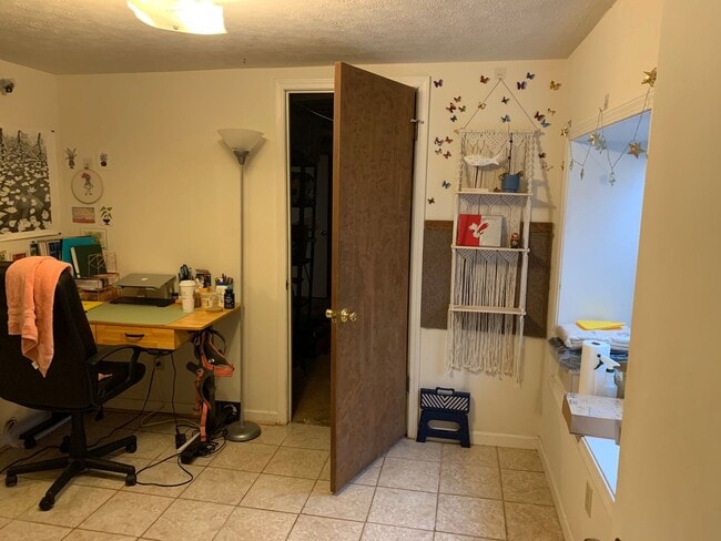 Building Photo - 3 bd/1.5 bath Charming Home just 4 blocks from IU Jacob's School of Music - Available August 2027!