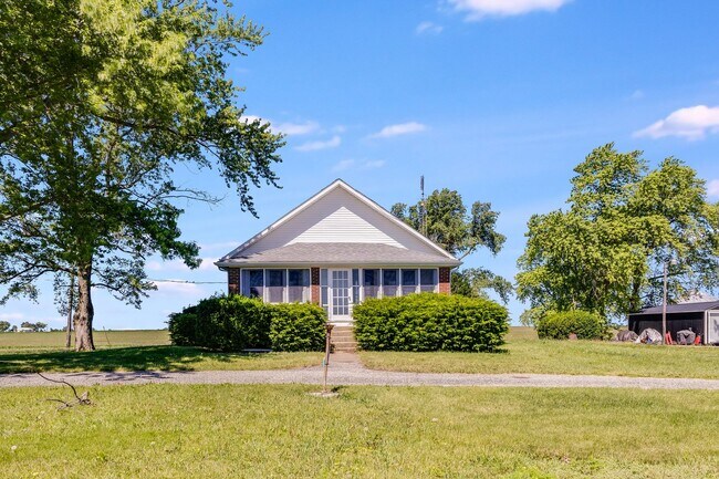 Building Photo - Charming 2 Bedroom, 1 Bathroom Rural Home for Rent