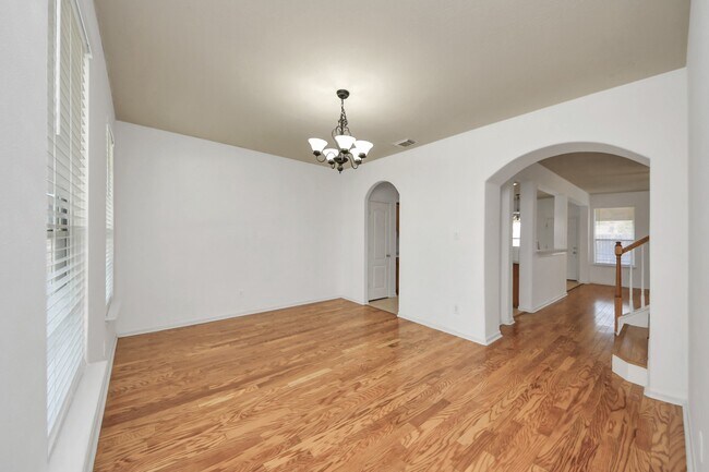 Building Photo - 13114 Oak Ledge Dr
