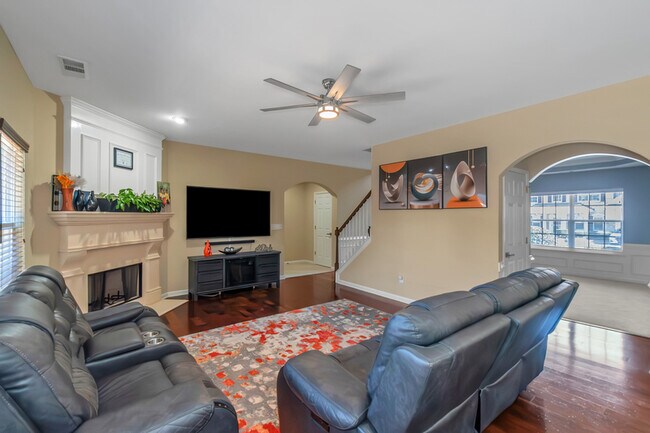 Building Photo - 3863 Pin Oak St