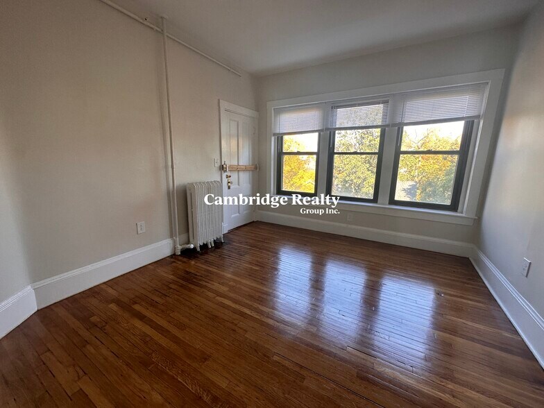 Building Photo - 1033 Massachusetts Ave