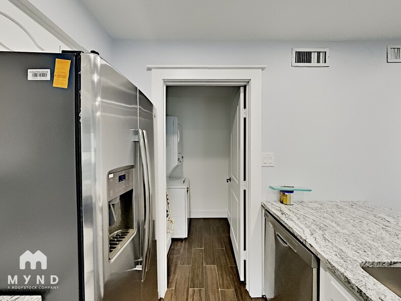 Building Photo - 318 Arborview Dr