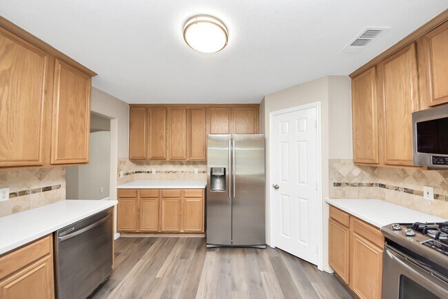 Building Photo - 1802 Whispering Forest Dr