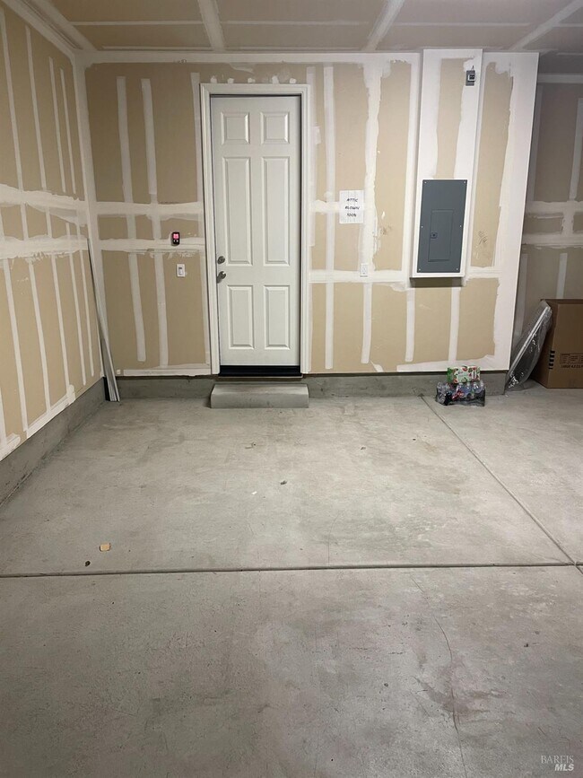 Building Photo - 5820 Kristina Pl