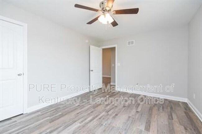 Building Photo - 727 Leeward Ct