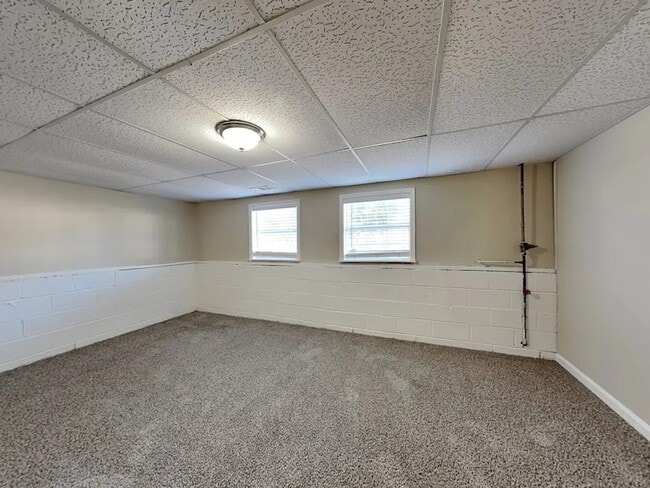 Building Photo - 605 Tower Rd