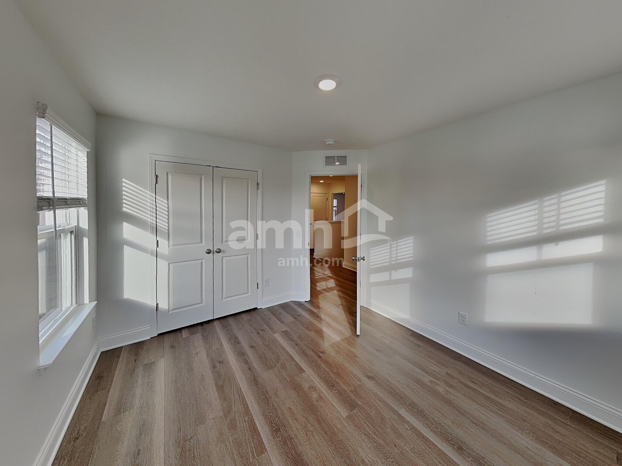 Building Photo - 206 Deanscroft Dr