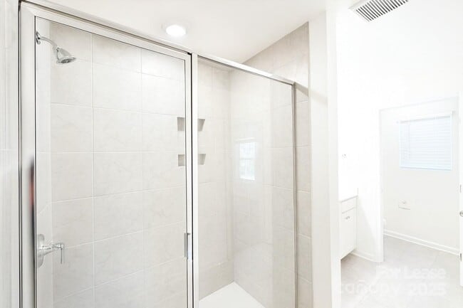 Building Photo - 2841 Yeager Dr NW