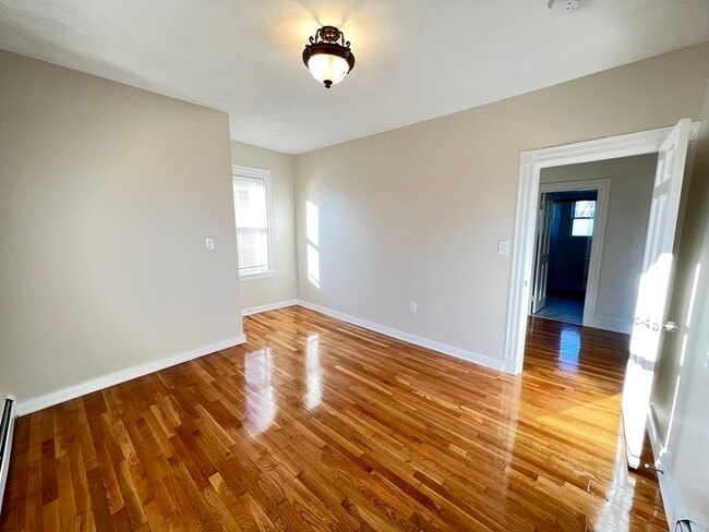 Building Photo - 212 Whitwell St