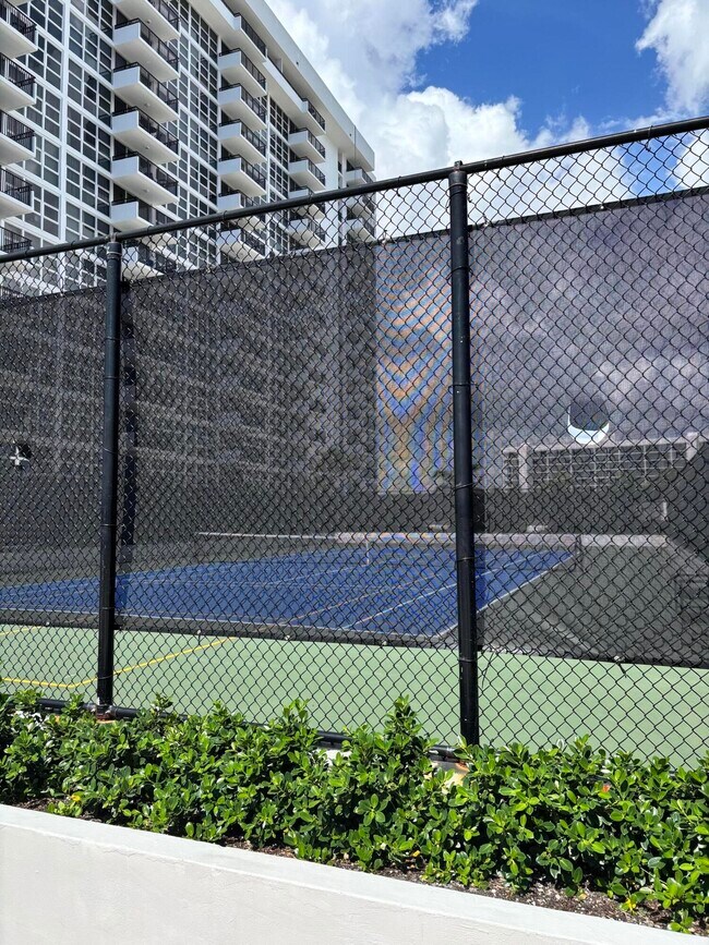Building Photo - 531 N Ocean Blvd