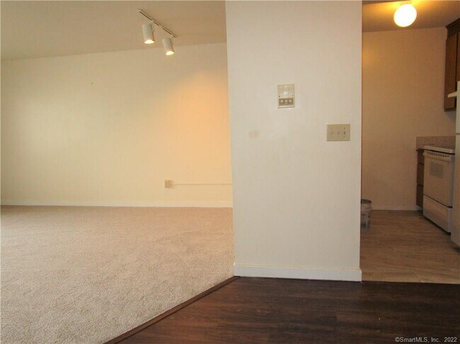 Building Photo - 163 South St