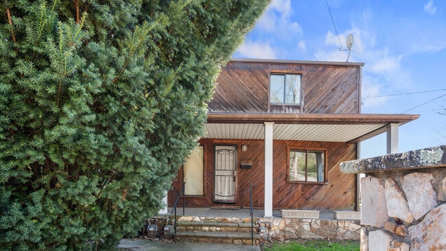 Primary Photo - 4300 Bristol St