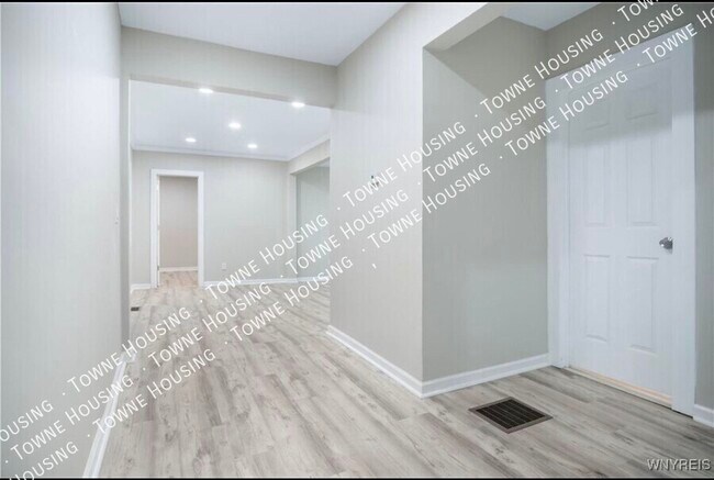 Building Photo - 30 Cedar St