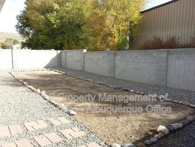 Building Photo - 200 Valle Vista Dr