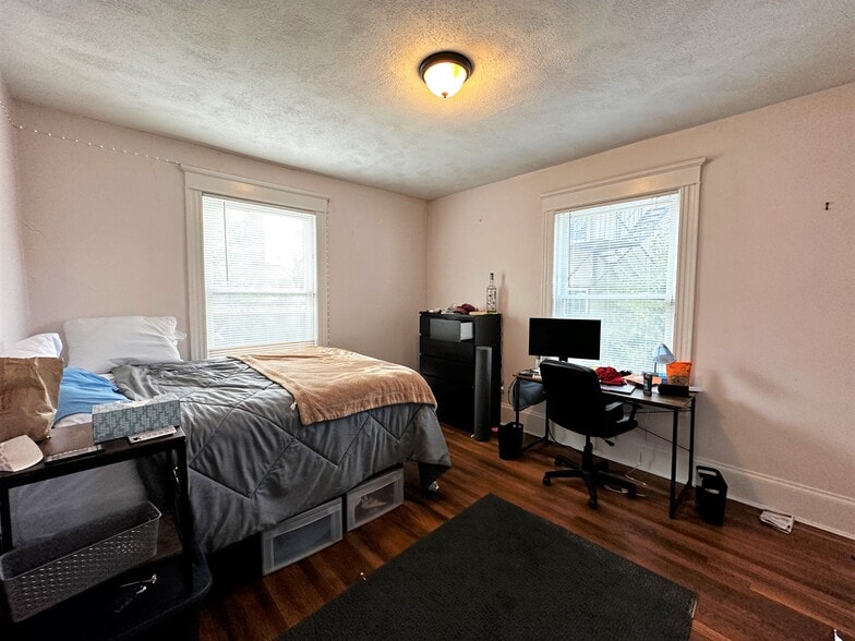 Building Photo - 229 Chestnut Hill Ave