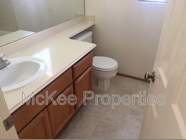 Building Photo - 12951 Pipilo Ct