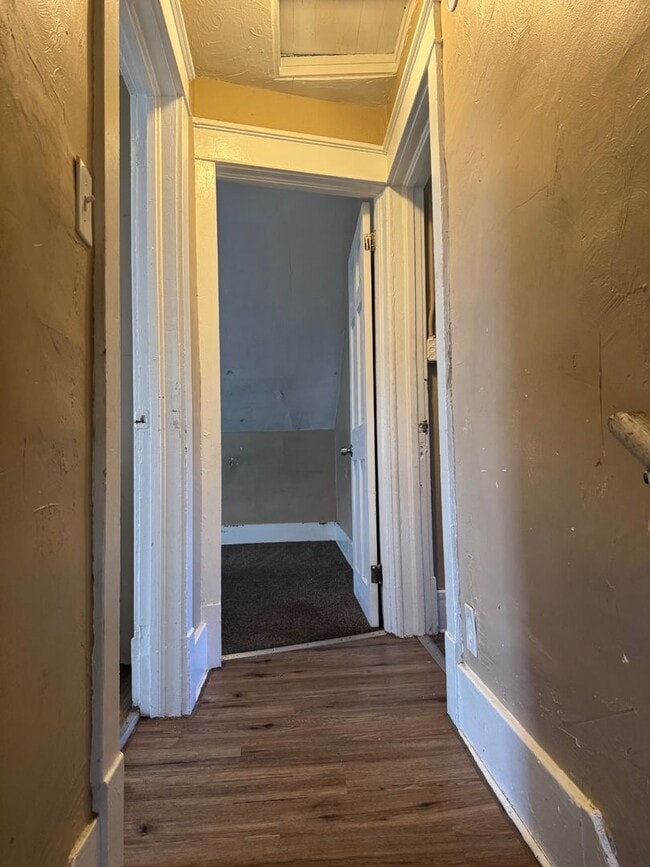 Building Photo - Charming 3-Bedroom Property in Prime Location