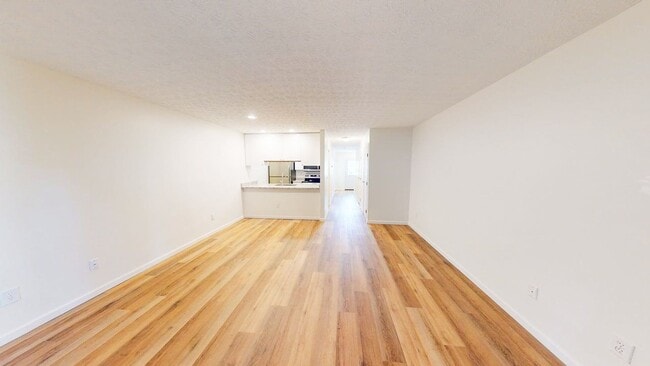 Building Photo - 4652 Shalers Dr