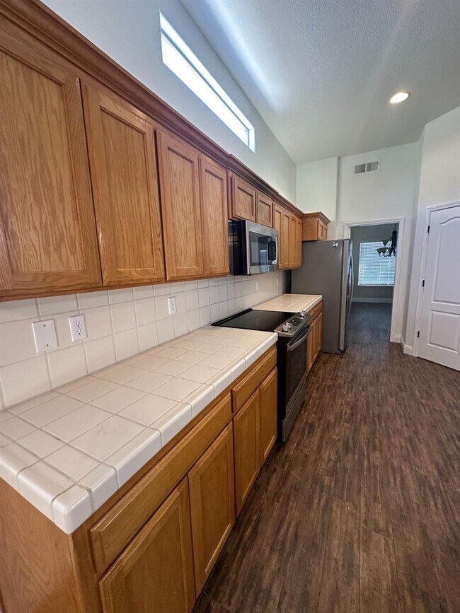 Building Photo - 4416 W Celeste Ave