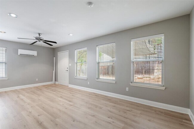 Building Photo - 4305 Shoal Creek Blvd