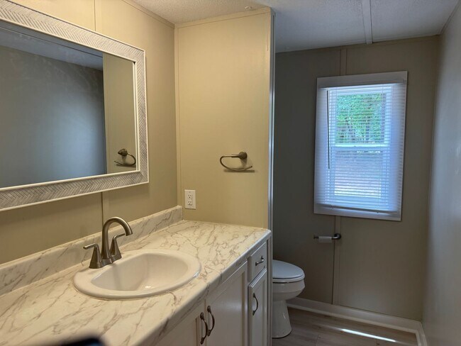 Building Photo - NEWLY UPDATED Two Bedroom Home in Troutman!!