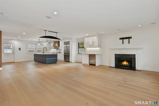 Building Photo - 86 New St