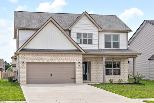 Building Photo - Dog Friendly Four Bedroom Near I24!