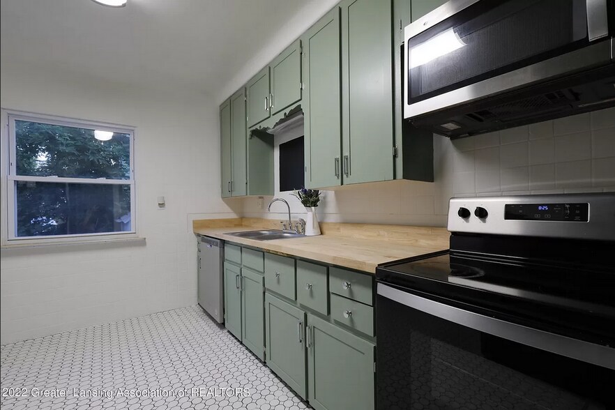 Building Photo - 504 N Walnut St