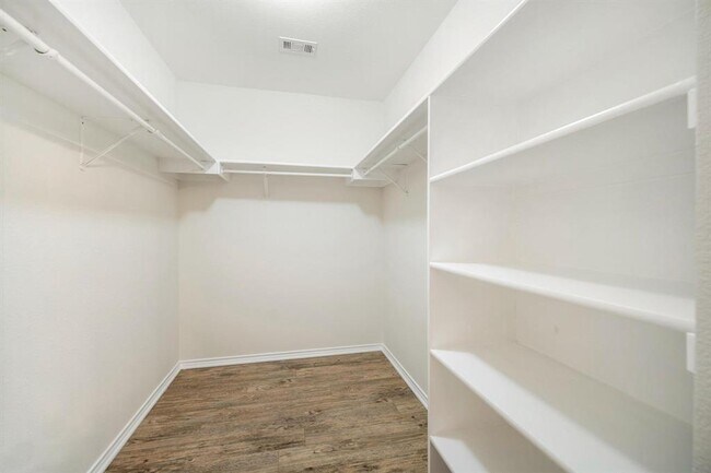 Building Photo - 11112 Chatam Berry Ln