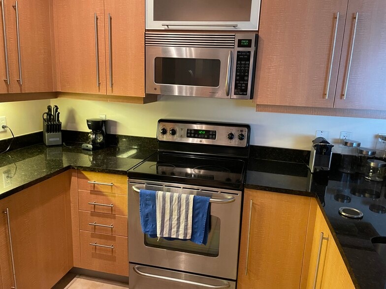 Kitchen - 7355 SW 89th St