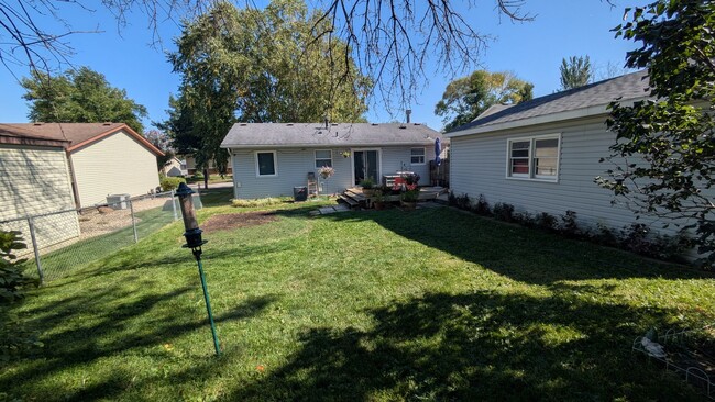 Building Photo - NW Rochester MN, 3bedroom 2bath 2+Car deta...