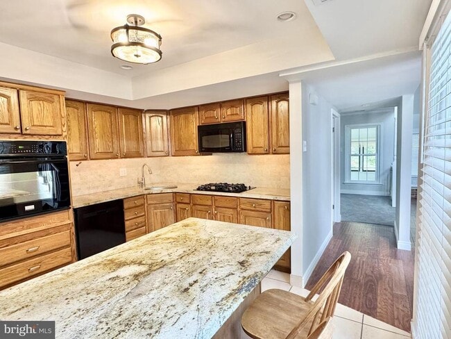 Building Photo - 1 Foxborough Ct