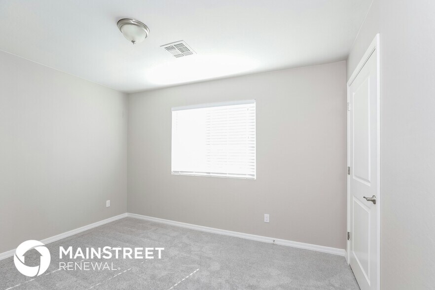 Building Photo - 2000 N 36th St