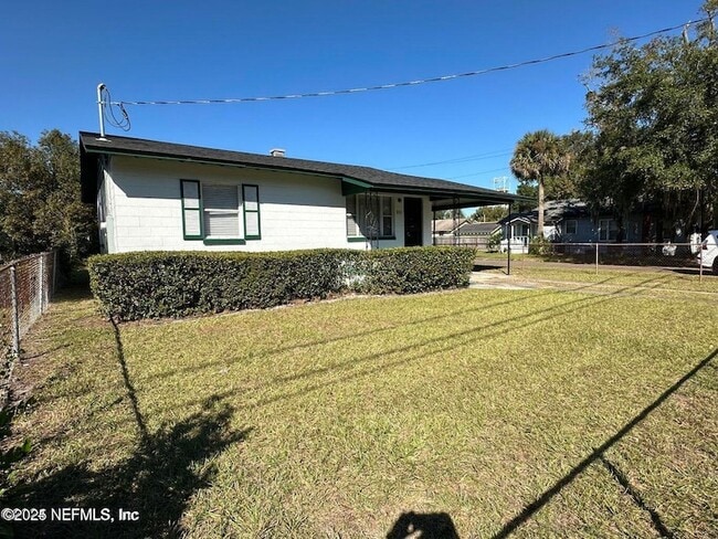 Building Photo - 803 Crestwood St