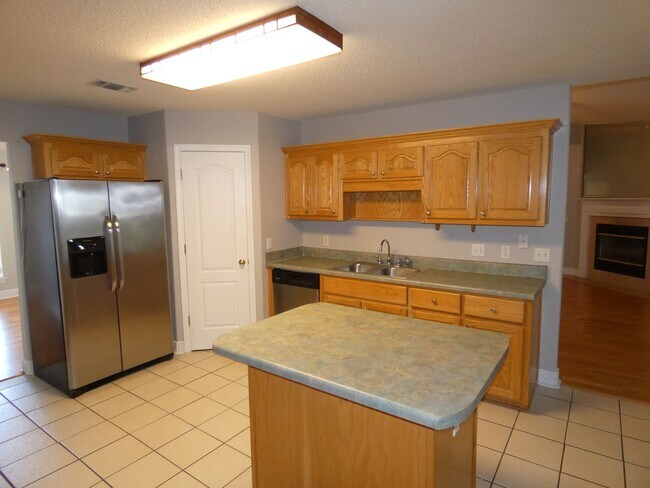 Building Photo - Charming 4-Bedroom Home With Sunroom
