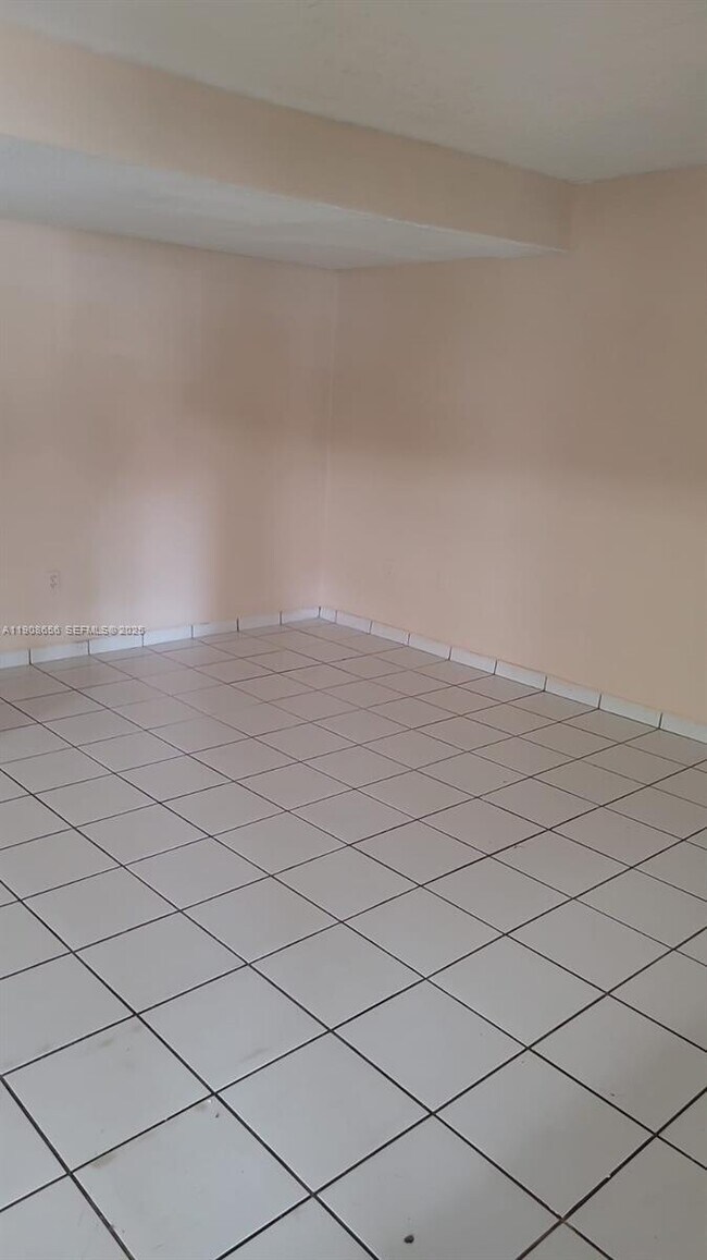 Building Photo - 5100 SW 41st St