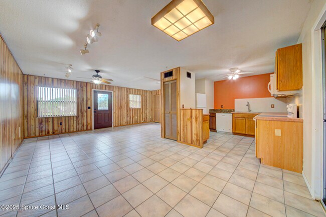 Building Photo - 165 Virginia Rd