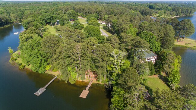 Building Photo - Rare opportunity to rent on LAKE MURRAY!