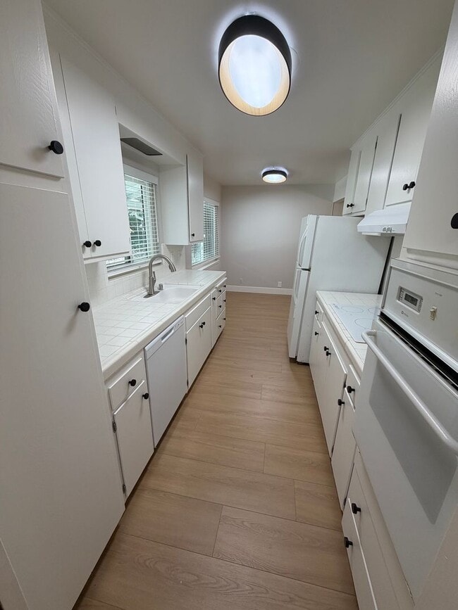 Building Photo - 3 Bed 2 Bath Duplex W/ Garage In Moraga