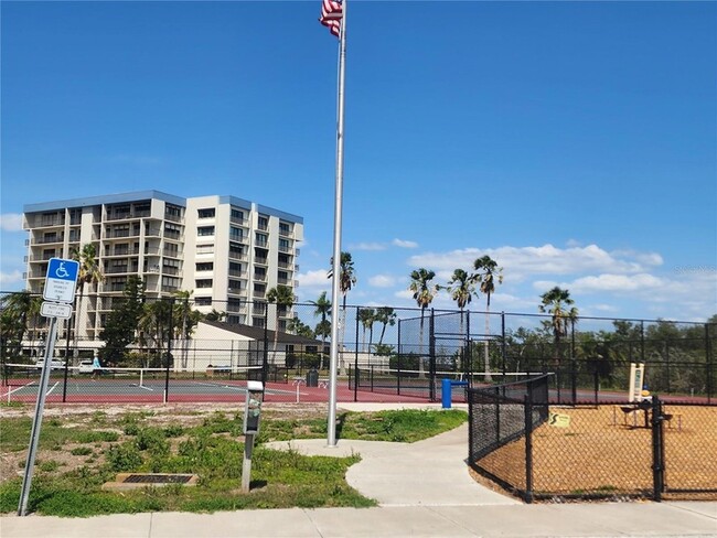 Building Photo - 240 Sand Key Estates Dr